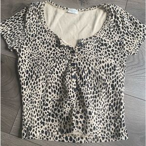 brandy melville/john galt cheetah print zelly top.